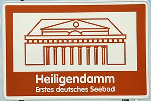 Touristisches Hinweisschild A20 Heiligendamm