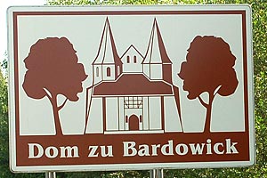 Touristisches Hinweisschild A250 Dom zu Bardowik