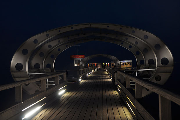 Erlebnis-Seebrücke Kellenhusen bei Nacht