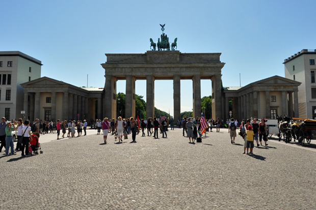 Berlin, Das Brandenburger Tor am Pariser Platz (Ostseite)