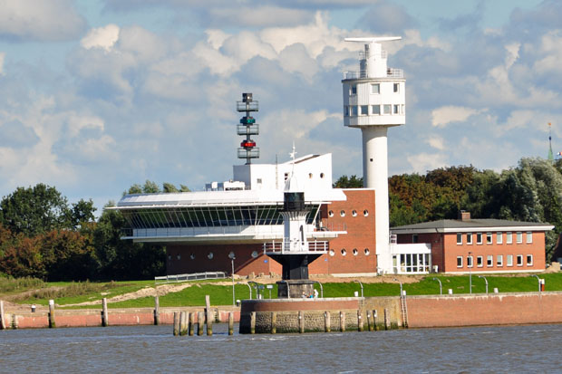 Verkehrszentrale des Wasser- und Schifffahrtsamtes Hamburg auf der Schleuseninsel in Brunsbüttel