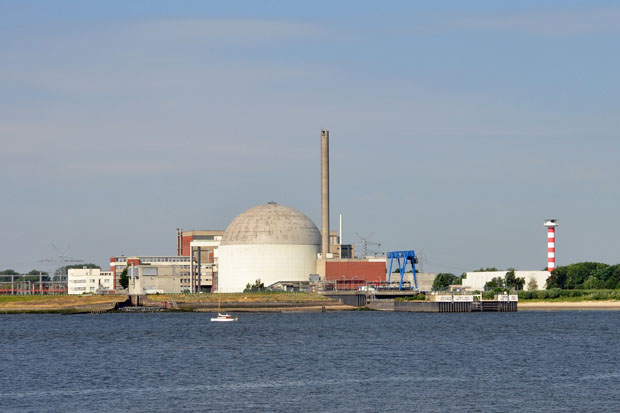 stillgelegtes Kernkraftwerk Stade mit Oberfeuer Stadersand