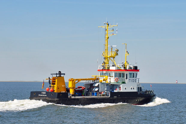 Das 1990 gebaute gewässerkundliche Messschiff "Tide" des WSA Bremerhaven