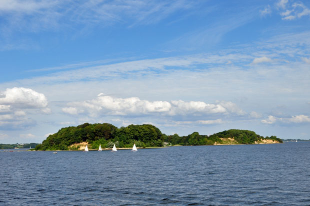Die beiden Ochseninseln (gehören zu Dänemark) am nördliche Ufer der Flensburger Förde