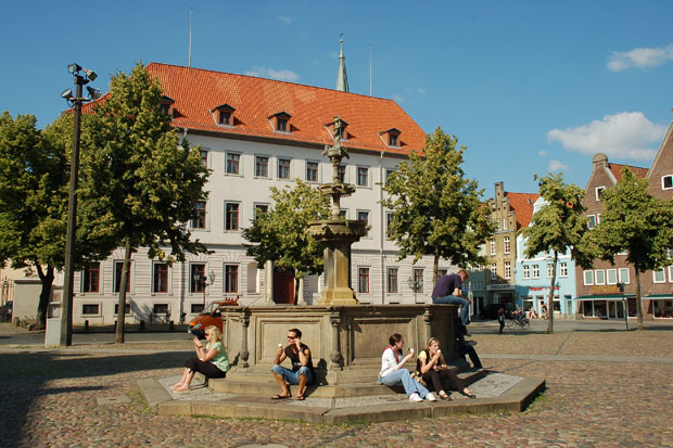 Stadtschloss am Markt mit Lunabrunnen Hansestadt Lüneburg