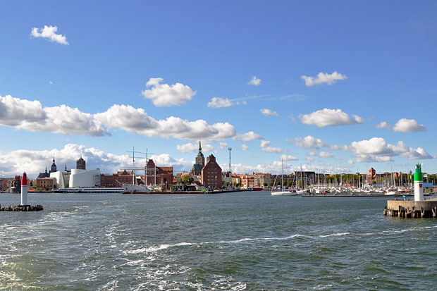 Hafenausfahrt und Altstadt Hansestadt Stralsund