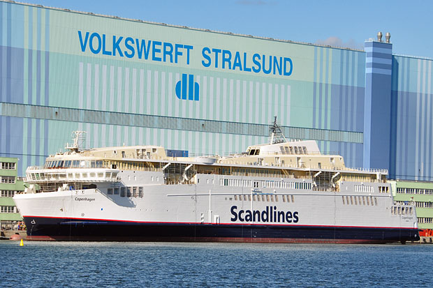 Das neue Scandlines-Fährschiff «Copenhagen» vor der Volkswerft Stralsund