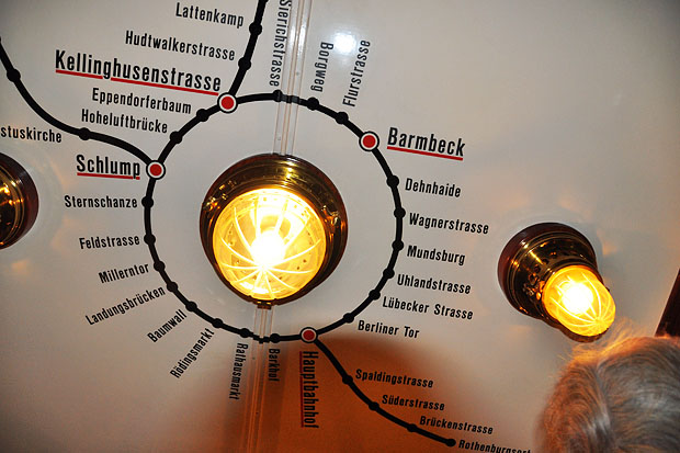Streckenplan von 1915 der Hamburger U-Bahn an der Decke vom T11