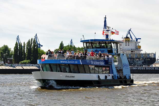 Das 8. HADAG-Fährschiff Typ 2000 MS "ÖVELGÖNNE" (Baujahr 2006)