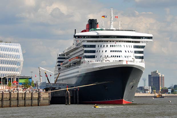 Queen Mary 2 Hamburg