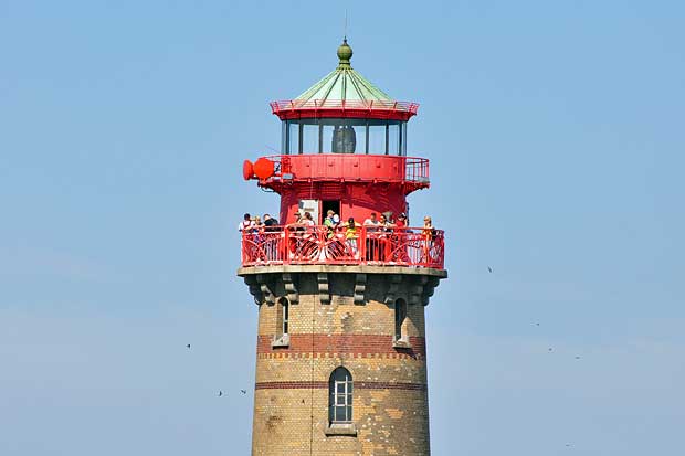 Die Galerie und die rote Laterne des Leuchtturms Arkona Insel Rügen