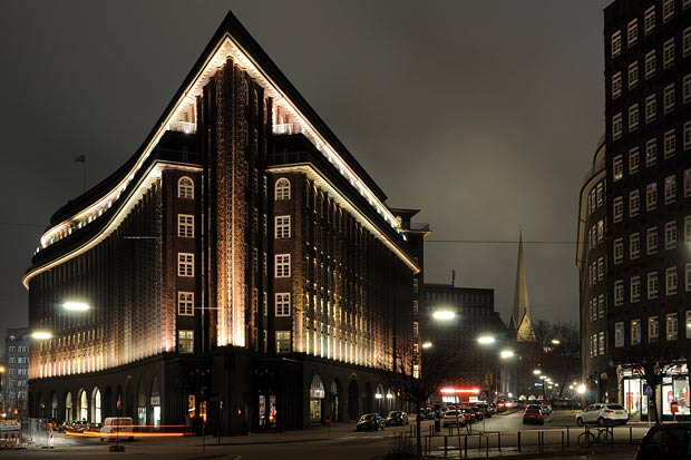 Chilehaus Hamburg bei Nacht