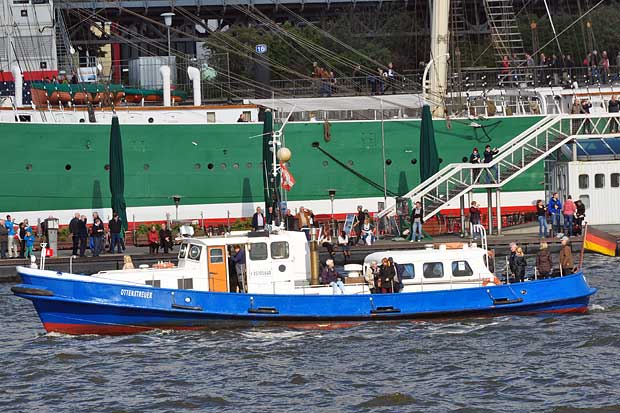 ehem. Polizeiboot OTTENSTREUER - Parade Hamburger Traditionsschiffe