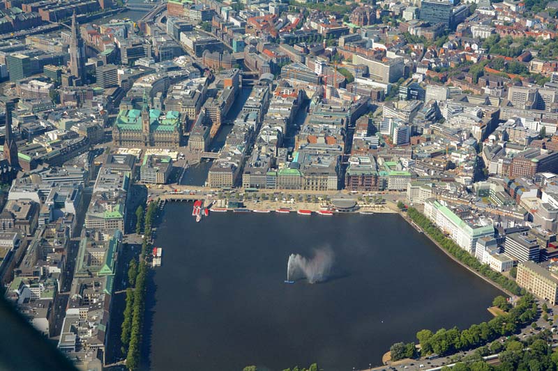 Luftbilder Hamburg Von der Binnenalster mit Rathaus bis zur Neustadt